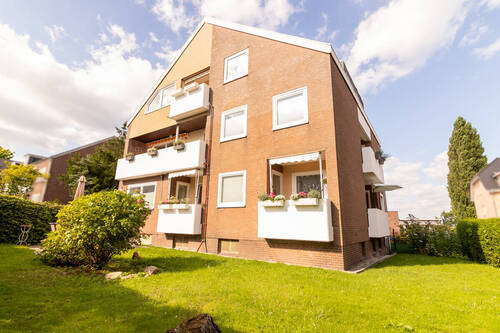 Vorgarten Haus 1 - Mehrfamilienhaus, Wohnhaus zum Kaufen in Scharbeutz