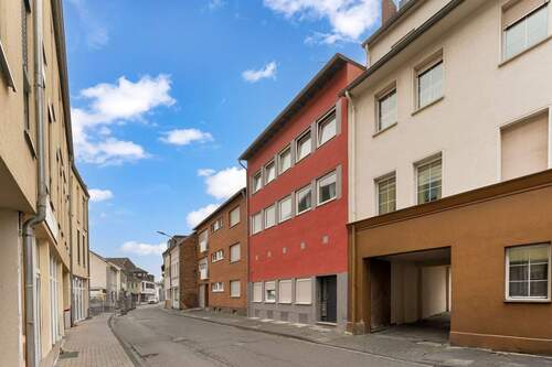 Front-Seitenansicht - 1 Zimmer Mehrfamilienhaus, Wohnhaus zum Kaufen in Euskirchen