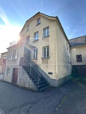 Seitenansicht - 6 Zimmer Einfamilienhaus in Klüsserath