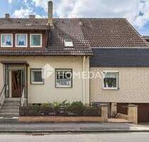 Großzügige Doppelhaushälfte mit zwei separaten Wohneinheiten, Garten und Doppelgarage - Schöppenstedt