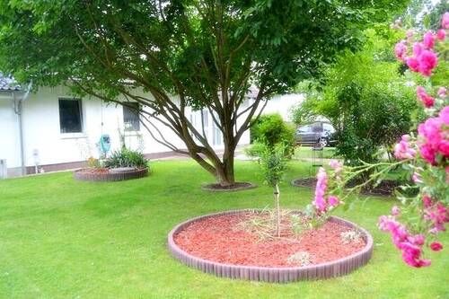 Haupthaus Vordergarten - 3 Wohneinheiten mit gepflegtem Garten alle sofort bezugsfrei