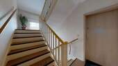 Treppenhaus - 3 Zimmer Etagenwohnung zum Kaufen in Groitzsch
