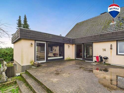 RE/MAX Immobilien DeLux Einfamilienhaus Wallerfangen-Oberlimberg Terrasse - 