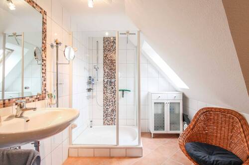 Badezimmer - 2 Zimmer Etagenwohnung zum Kaufen in Stolpe auf Usedom OT Gummlin