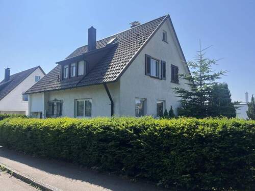 Ansicht - 7 Zimmer Einfamilienhaus in Sindelfingen