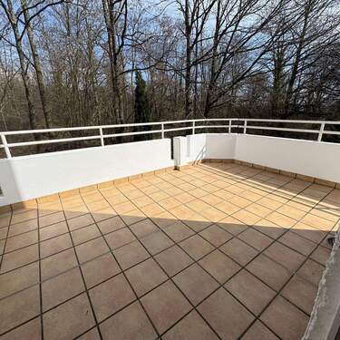 Balkon - Etagenwohnung mit Garage, Sbr.-St.Arnual, Birkenstr.