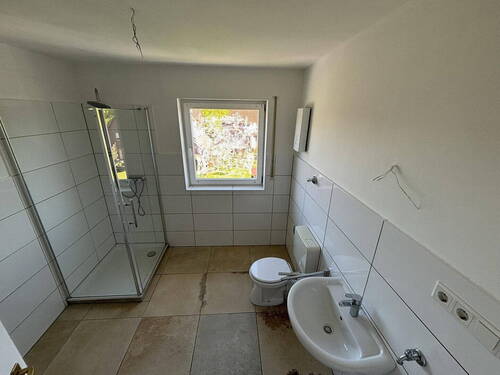 Whg. 2 - Badezimmer - 