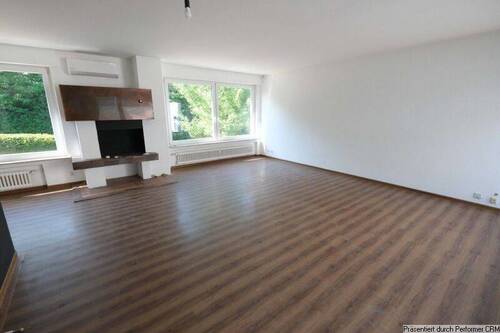 Wohnzimmer - 6 Zimmer Einfamilienhaus zum Kaufen in Remseck