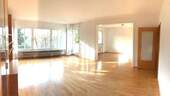 Wohnen - TOP: Grosszügige 3,5 Zimmer Wohnung mit EBK, Balkon, Terrasse am Rande der Weinberge - zentrumsnah!