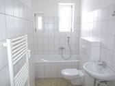 Bad - Etagenwohnung mit 40,30 m&sup2; in Zwickau zur Miete