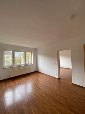 Wohnzimmer - 3 Zimmer Etagenwohnung in Gera