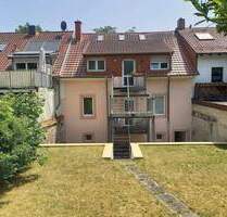 Top Zweifamilienhaus (2 Wohnungen und 2 Eingängen) Terrasse, Balkone, großer Garten mit Gartenhaus und Garage mit Zugang zum Haus, in St. Ingbert-SÜD - Sankt Ingbert
