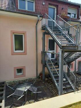 Rückseite: Stahltreppe zu den Wohnungen - Mehrfamilienhaus, Wohnhaus mit 200,00 m² in Sankt Ingbert zum Kaufen