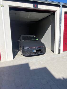 Golf in Garage - 