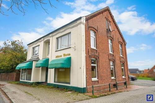 Außenansicht vorne - Wohn- und Geschäftshaus im Herzen von Pewsum - vielseitig nutzbar