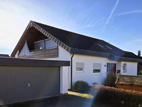 Titelbild - Schönes Zweifamilienhaus in Böbingen zu verkaufen