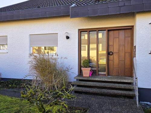 Wohnhaus Eingang - Mehrfamilienhaus, Wohnhaus mit 209,00 m&sup2; in Böbingen zum Kaufen