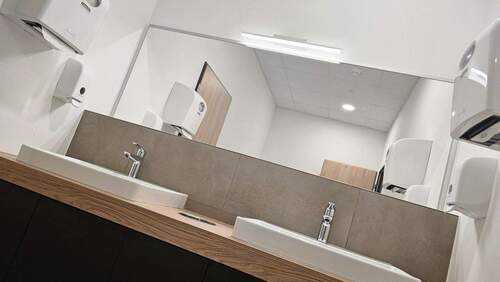 erstklassige Sanitäranlagen - Büro in Chemnitz zur Miete