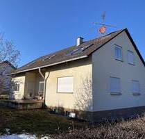 Zweifamilienhaus mit 4 + 5 Zimmerwohnung in 78579 Neuhausen