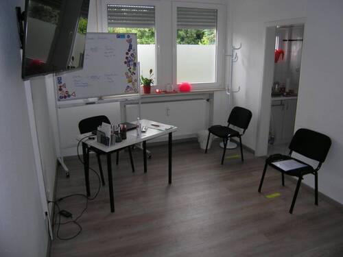 Bürozimmer bzw. zweiter Ladenraum - Gewerbeobjekt (Büro, Produktion, Verkauf) in Lauf zur Miete