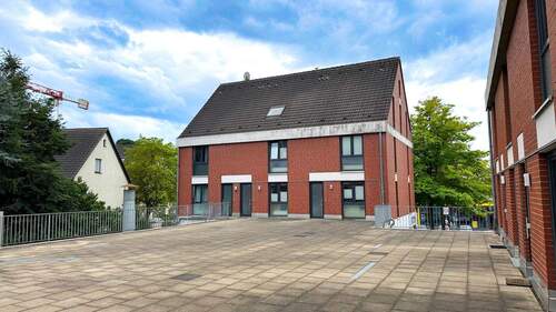 Reihenhausähnliche Wohnungen - Mehrfamilienhaus, Wohnhaus in Witten