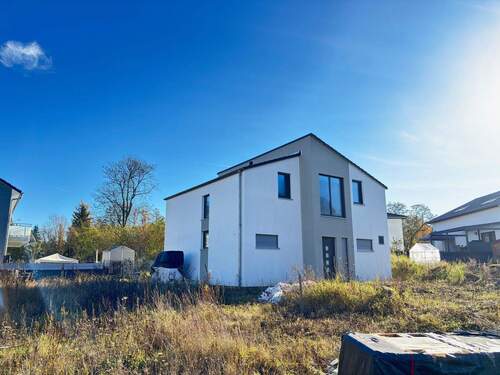 Haus - 4 Zimmer Einfamilienhaus zum Kaufen in Rehagen