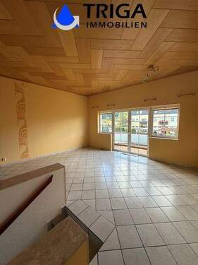 Wohnzimmer mit Balkon OG - 