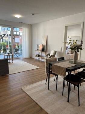 Wohnzimmer (Muster) - 2 Zimmer Etagenwohnung zum Kaufen in Salzgitter
