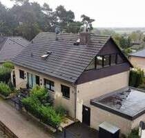Familienfreundliches Ein-Zweifamilienhaus mit viel Platz in Garbsen