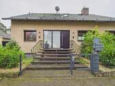 Hauseingang - 4 Zimmer Mehrfamilienhaus, Wohnhaus zum Kaufen in Garbsen