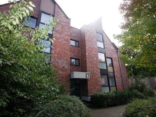 Außenbild - Frisch sanierte 3,5-Raum-Erdgeschoss-Wohnung mit Balkon und Garage in beliebter Lage von Ückendorf