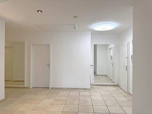 Diele 2 - 4 Zimmer Etagenwohnung in Reinbek