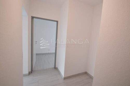 Flur mit praktischer Abstellnische - 3 Zimmer Etagenwohnung in Mainz-Neustadt