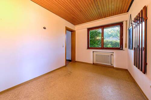 Einliegerwohnung - Einfamilienhaus mit 216,00 m² in Kornwestheim zum Kaufen