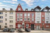 Fassade - Attraktives Mehrfamilienhaus inkl. 18 Garagen nähe Elisabeth Krankenhaus