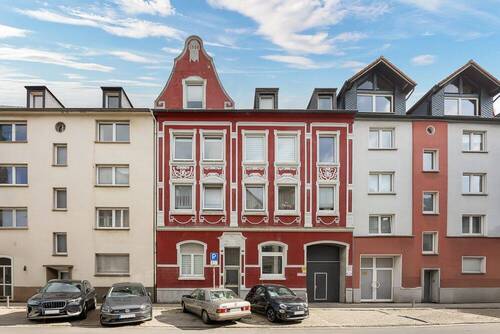 Fassade - Attraktives Mehrfamilienhaus inkl. 18 Garagen nähe Elisabeth Krankenhaus