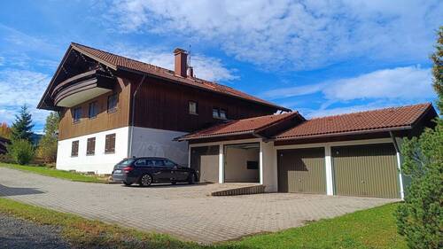 Südliche Ansicht mit Balkon - 