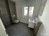 Modernes Badezimmer - 2 Zimmer Etagenwohnung in München