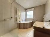 Modernes Badezimmer - 