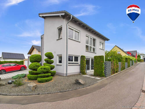 RE/MAX Immobilien DeLux Haus Konz - Roscheider Hof - 7 Zimmer Einfamilienhaus zum Kaufen in Konz / Roscheider Hof