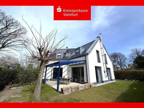 Gartenansicht - Großzügiges Architektenhaus in naturnaher Bestlage