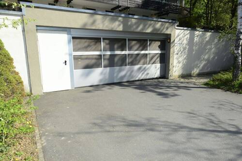 Einfahrt zur Tiefgarage - 