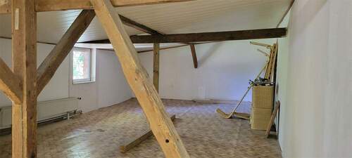 Dachgeschoss mit offener Balke - 