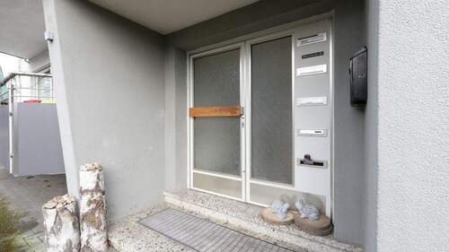 Haustür - 4 Zimmer Etagenwohnung zum Kaufen in Paderborn / Marienloh