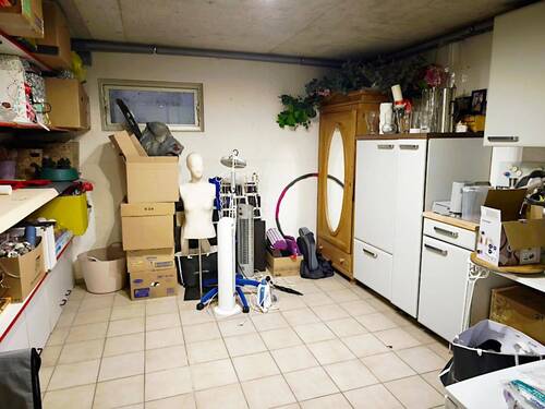 Kellerraum mit Starkstromanschluss - 