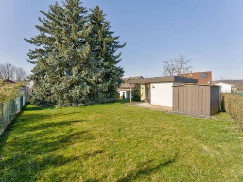 Großzügiges Gartengrundstück mit viel Freifläche - 