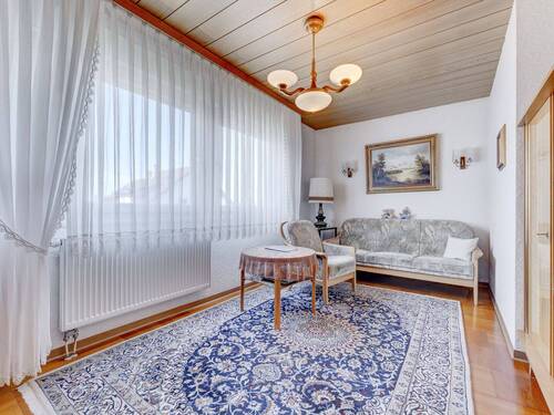 Flexibel nutzbares Zimmer im Erdgeschoss – ideal als Büro, Gäste- oder Arbeitszimmer - 6 Zimmer Einfamilienhaus zum Kaufen in Efringen-Kirchen