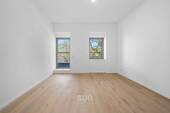 Schlafzimmer mit Balkon - 3 Zimmer Etagenwohnung in Darmstadt