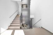 Treppenhaus / Aufzug - 