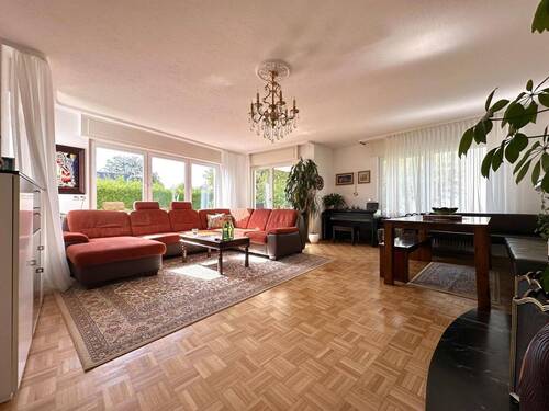 Wohn-/ Esszimmer - 